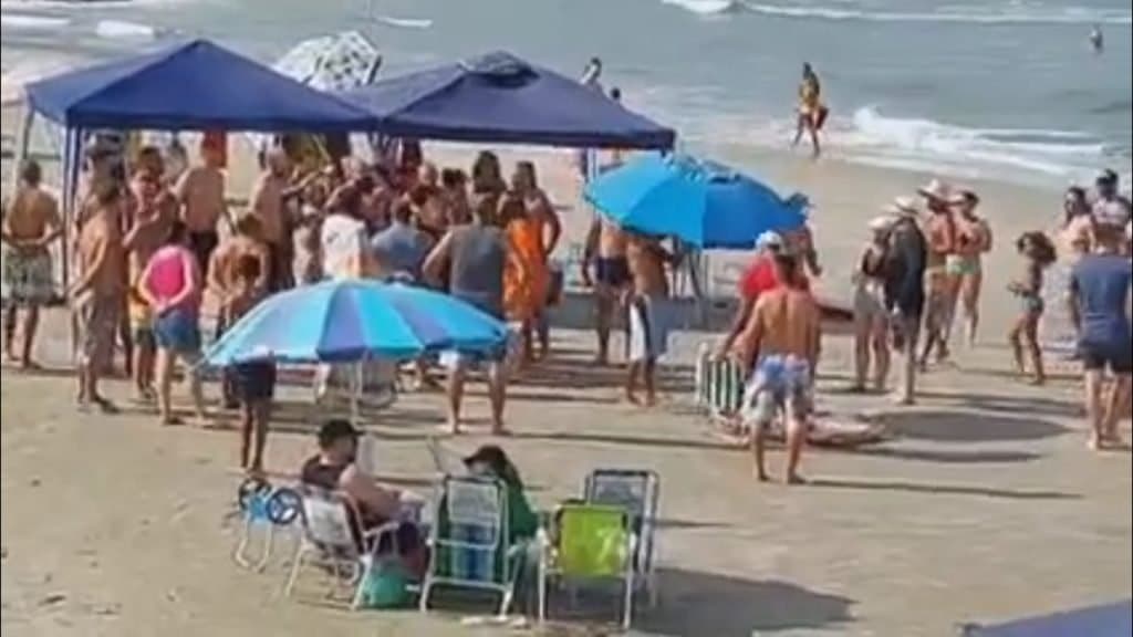 Morador do Farol, em Laguna, é agredido por turistas