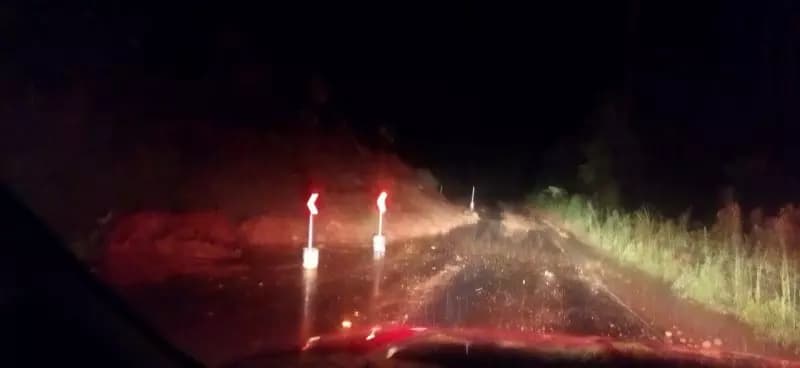 Deslizamento interdita trecho da rodovia SC-370 em Grão-Pará