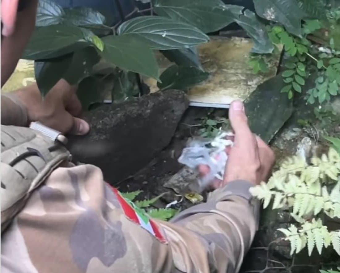 75 pedras de crack são apreendidas com adolescente já conhecido pelo tráfico de drogas