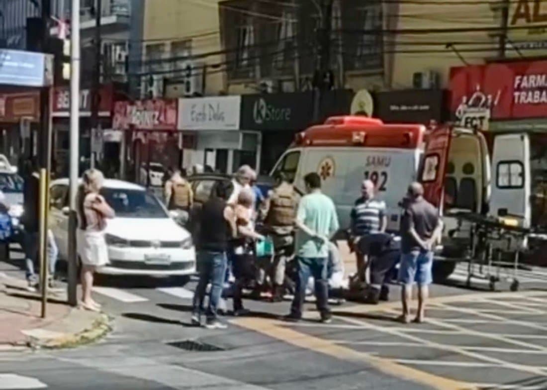 Idosa é atropelada na faixa de pedestres em Tubarão