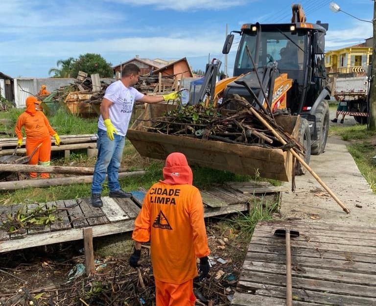 20 toneladas de lixo são recolhidas durante mutirão em Laguna