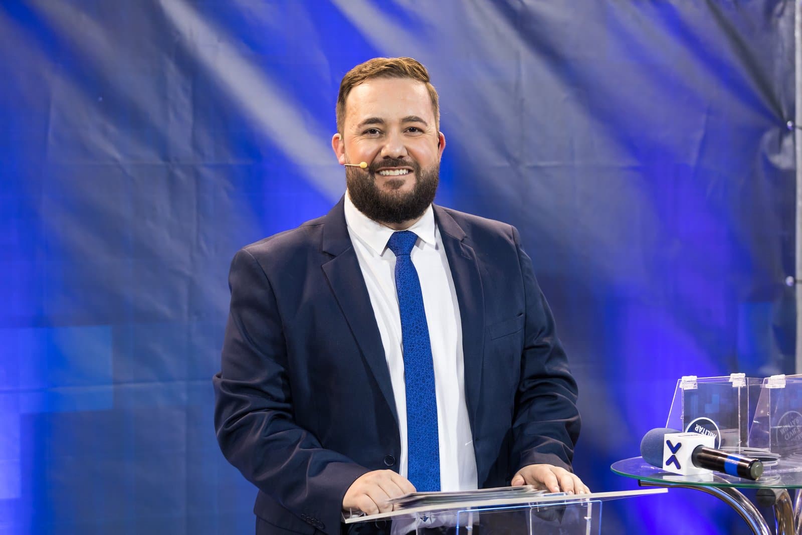 Ele voltou! Blog do Alessandro Neves reestreia no EXTRA.SC