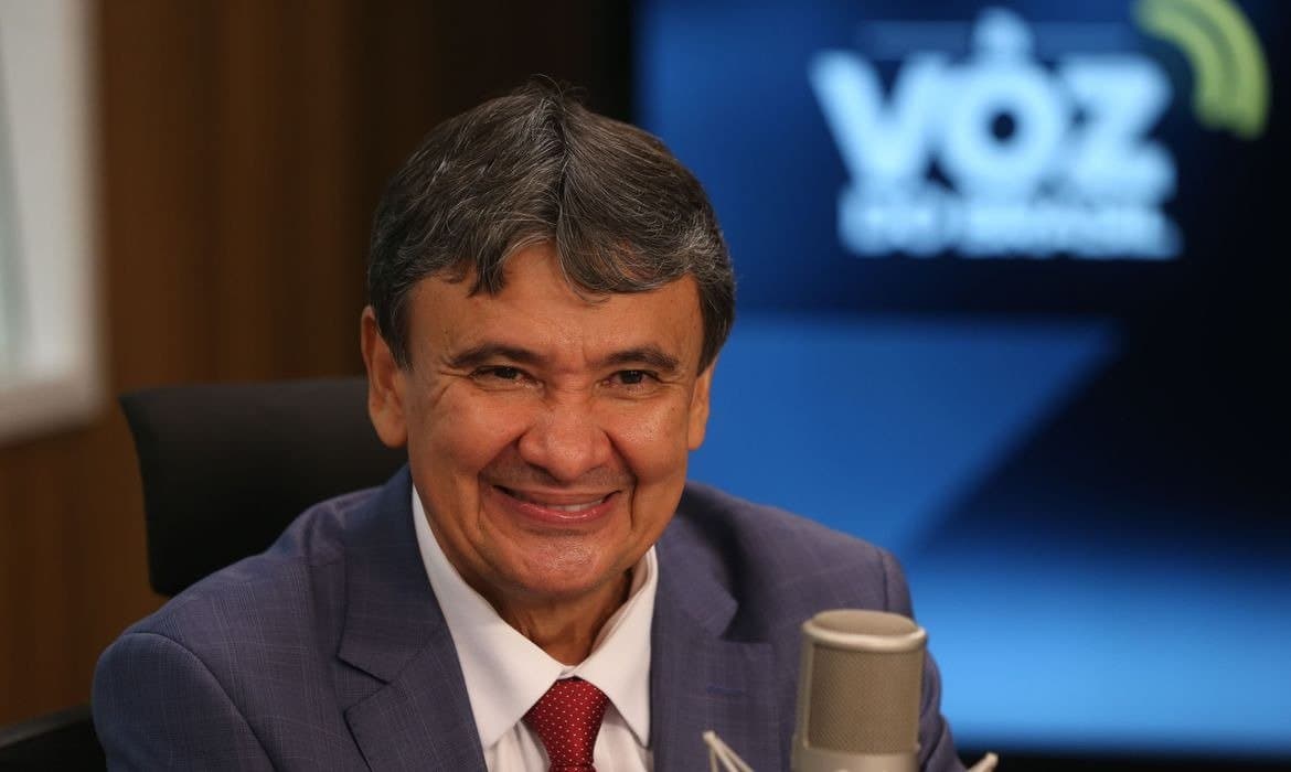 Ministro anuncia novo Bolsa Família, com média de R$ 260 por pessoa