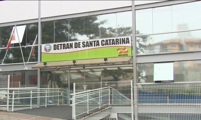 Detran emite nota oficial sobre site falso