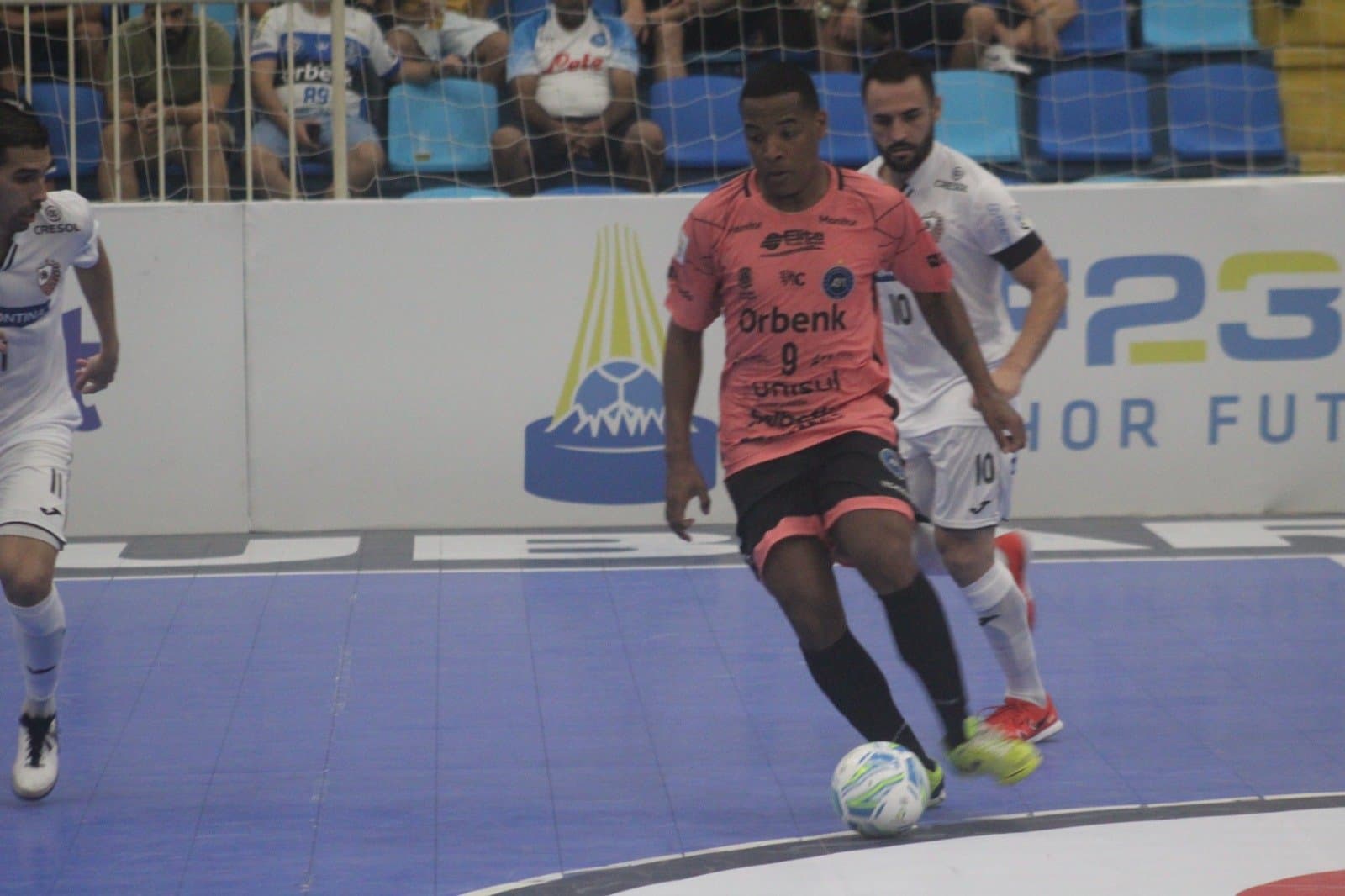 LIGA: Tubarão Futsal pressiona até o fim, mas é derrotado em casa