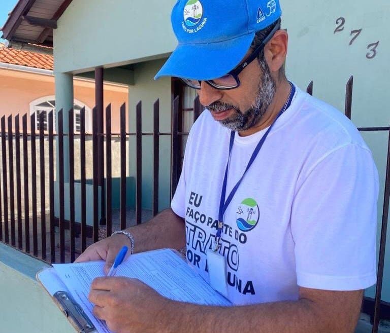 115 imóveis com esgoto irregular são multados em Laguna em 6 meses