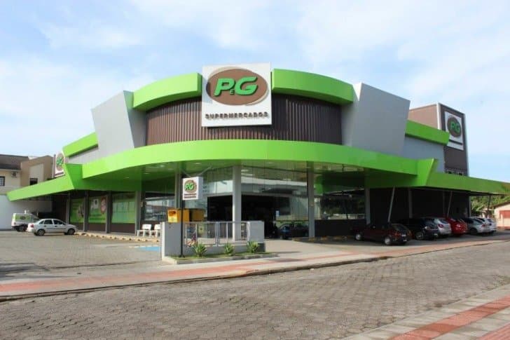 Rede de mercados PeG confirma venda de oito filiais na região