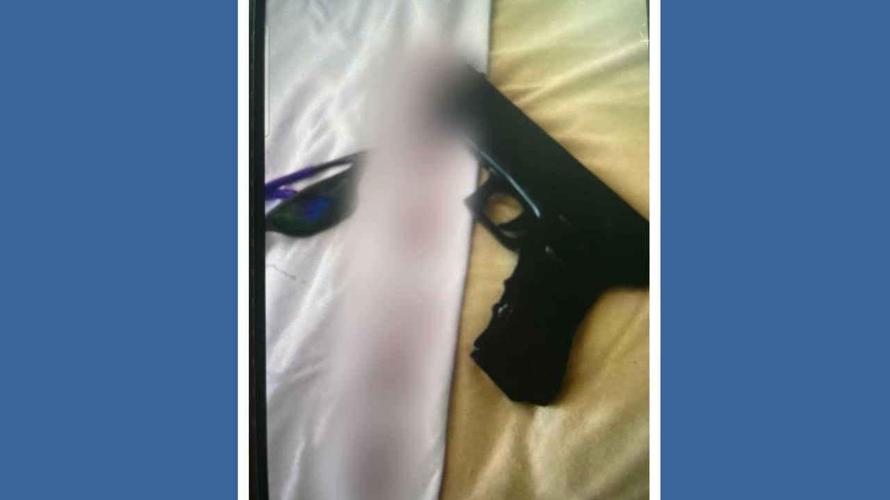 Jovens usam arma de brinquedo para assustar alunos de colégio