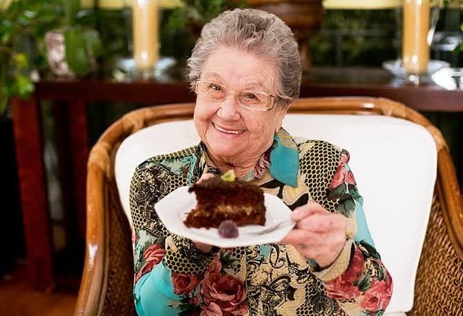 Apresentadora e cozinheira Palmirinha morre aos 91 anos