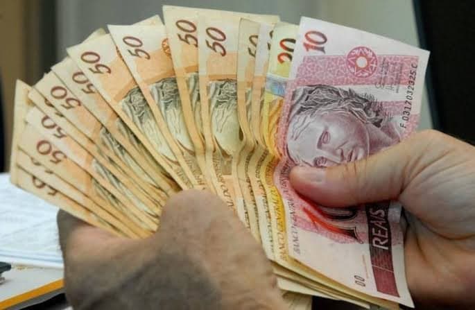 Idosa perde mais de R$ 15 mil e joias em golpe do bilhete premiado