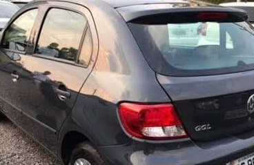 Golpista negocia carro com foto anunciada na internet por revenda