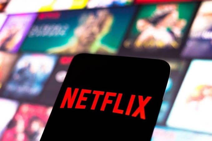 Procon SC notifica Netflix após anúncio de cobrança extra por compartilhamento de senha