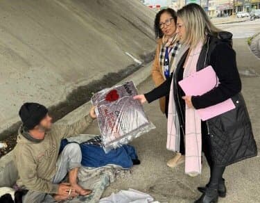 Acolhimento e cobertores são oferecidos a moradores de rua de Tubarão