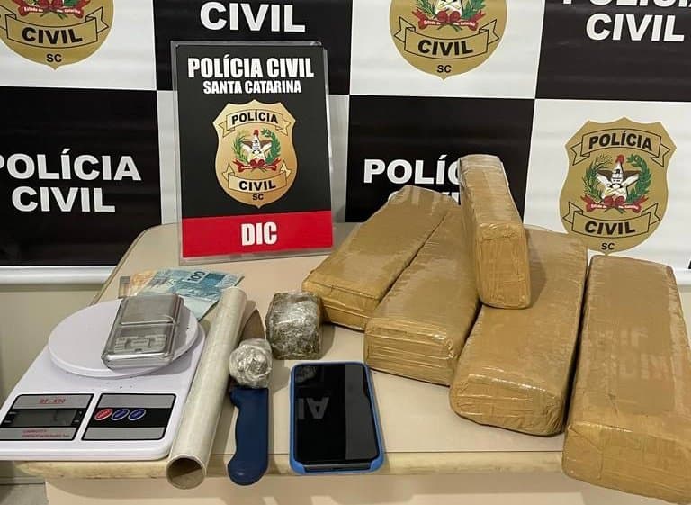 Sete quilos de maconha são apreendidos com jovem de 26 anos