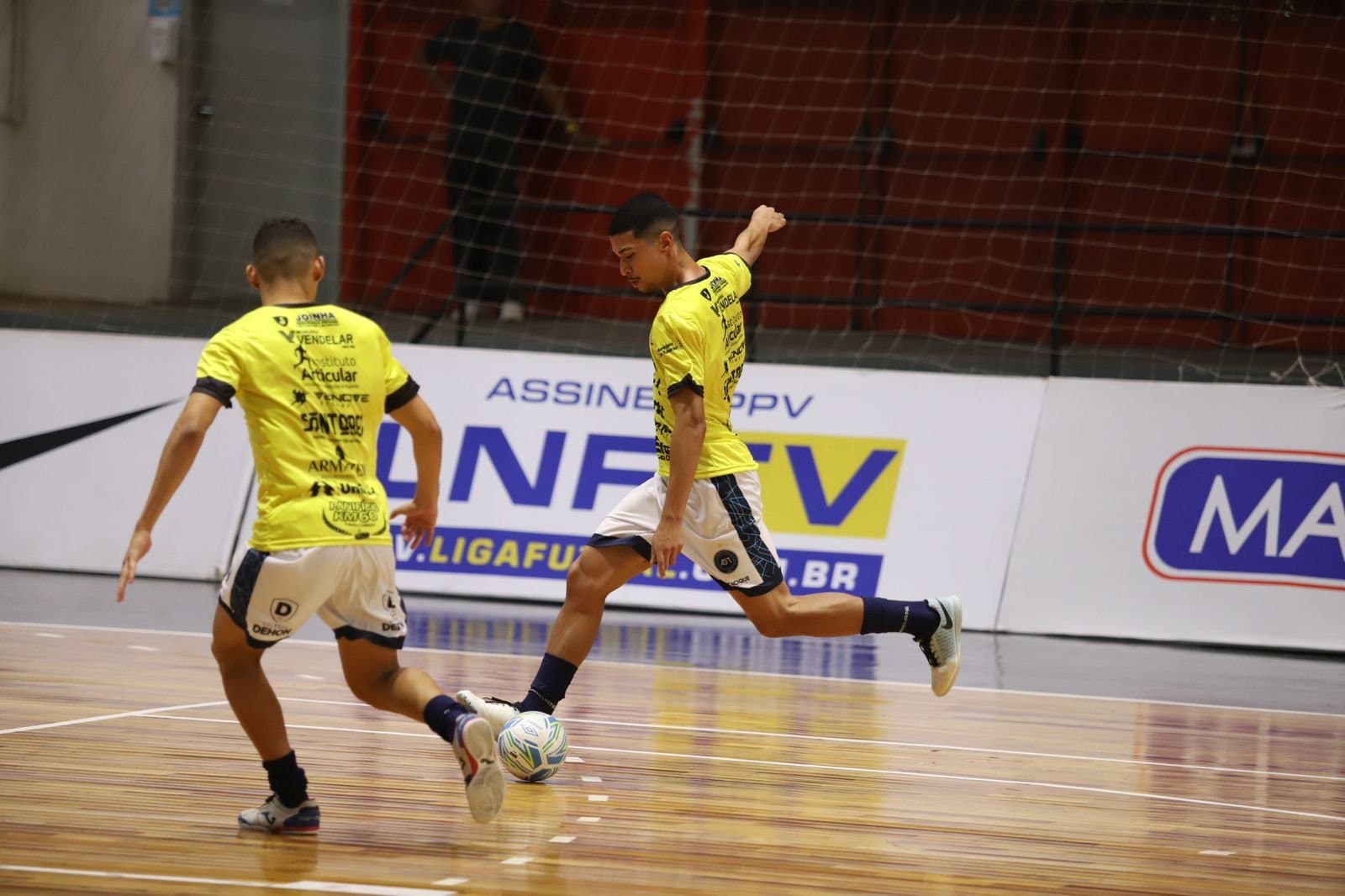 LIGA: Tubarão Futsal faz frente ao atual campeão, mas acaba derrotado pelo Corinthians
