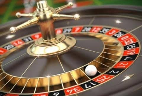 Projeto de lei e medida provisória que liberam jogos de azar no país são assinados