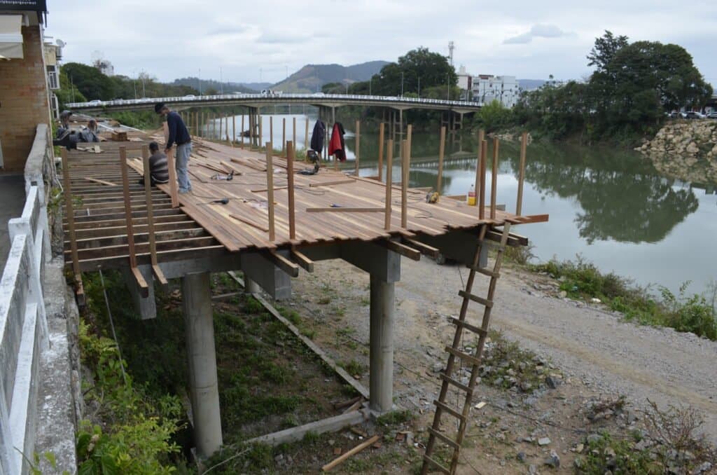 Construção do deck do Rio Tubarão chega a 75% de conclusão e entra na etapa final