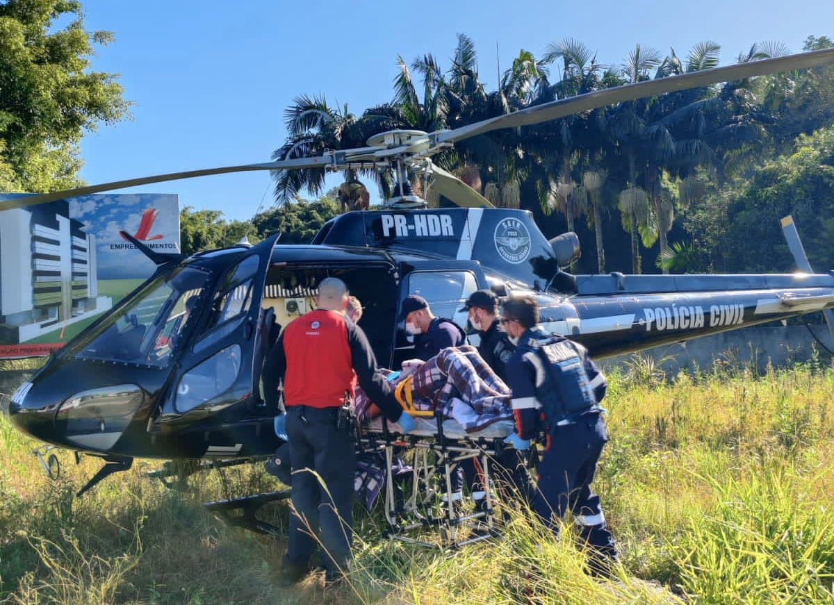 Homem esfaqueia o vizinho e depois o próprio irmão