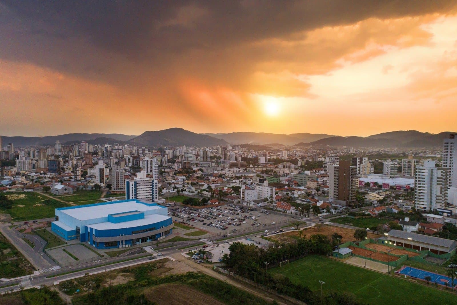 “Gigantes da Bola” vai reunir craques do futebol brasileiro em Tubarão