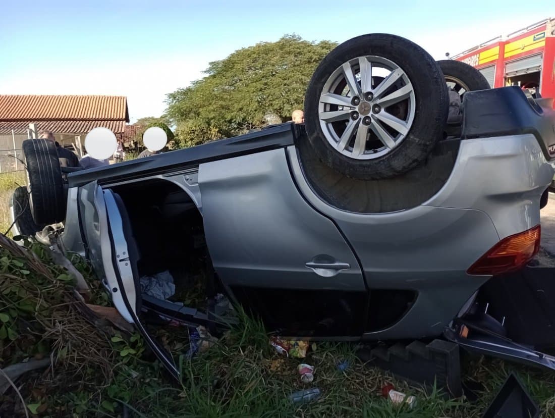 Ultrapassagem malsucedida causa grave acidente e deixa quatro pessoas feridas