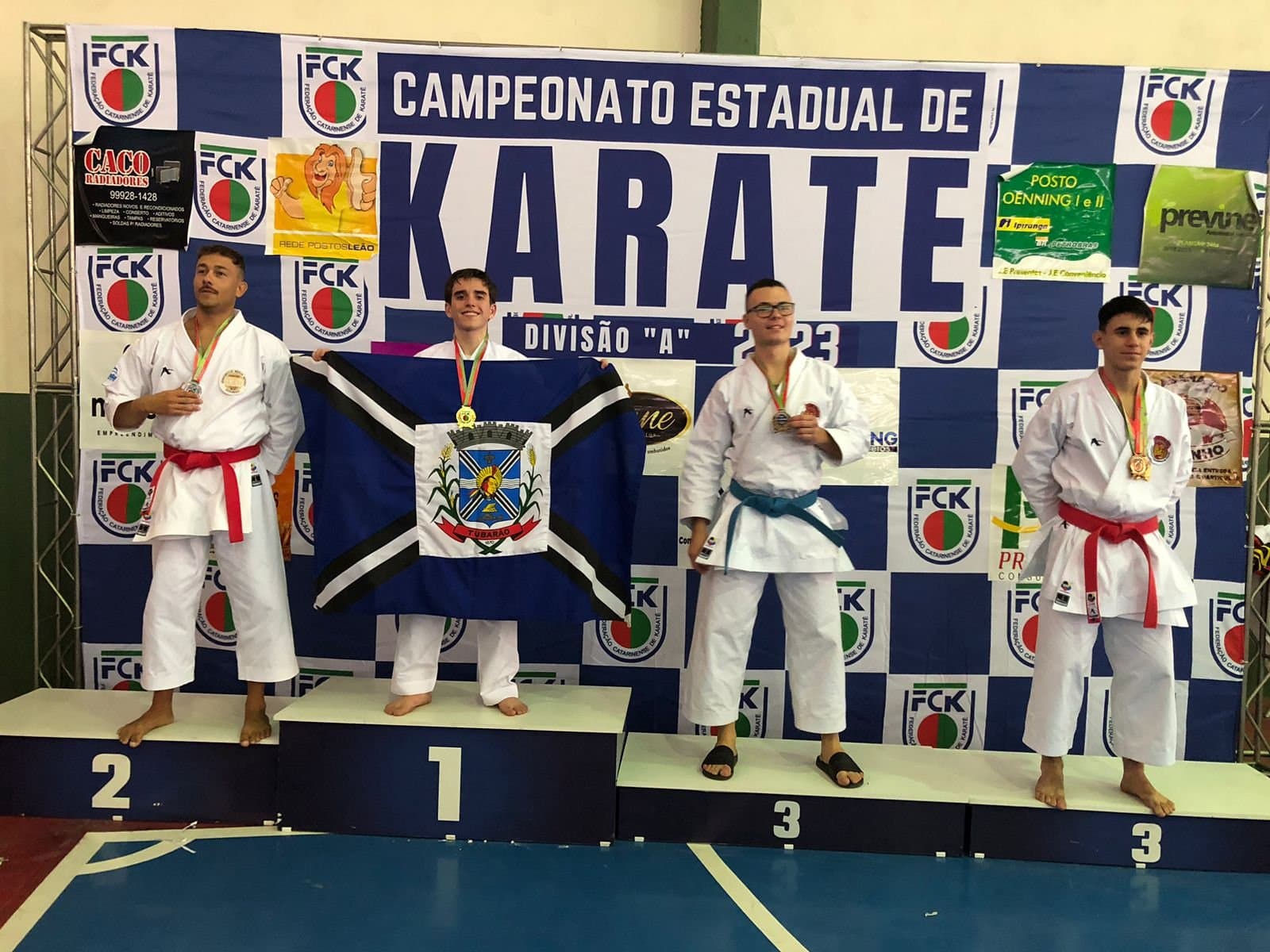 Caratecas de Tubarão participam de competição estadual da modalidade