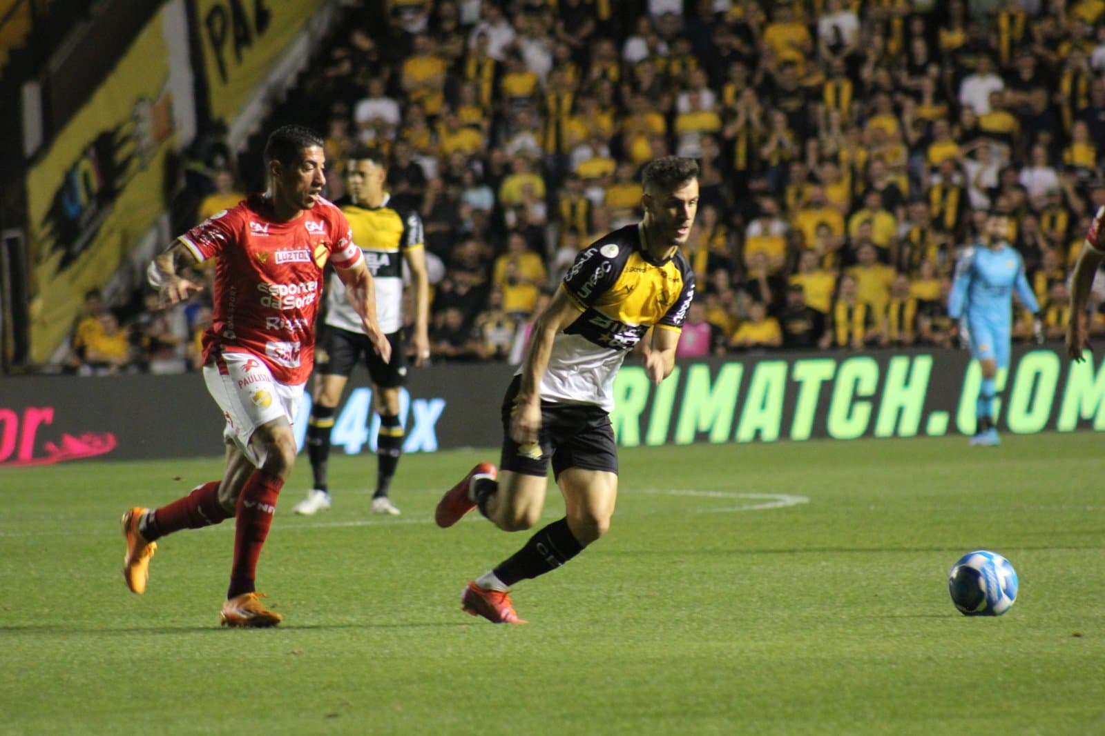 SÉRIE B: Criciúma vence confronto direto e volta ao G4