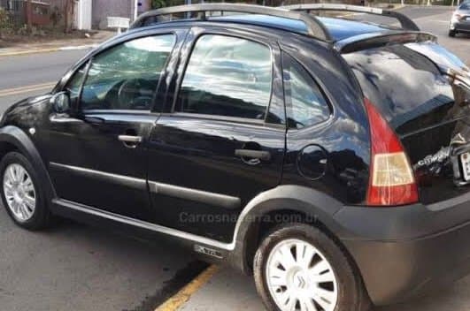 Casal de ladrões é preso em C3 com placas de Celta