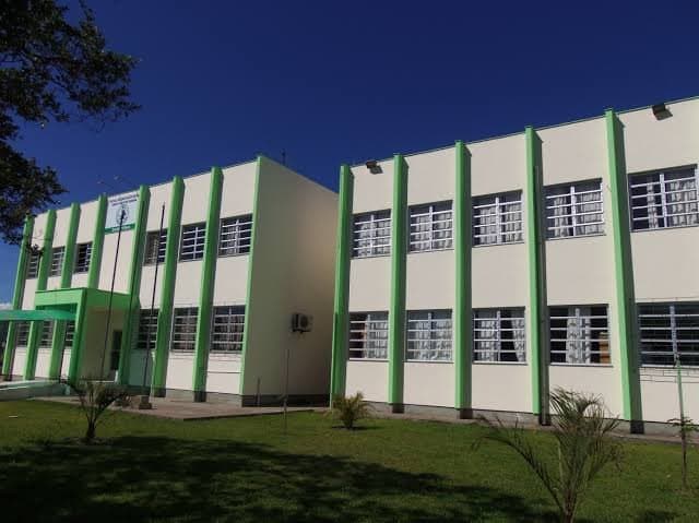 Professora é agredida por aluna em escola estadual