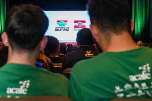 Particulares querem barrar Universidade Gratuita na Justiça