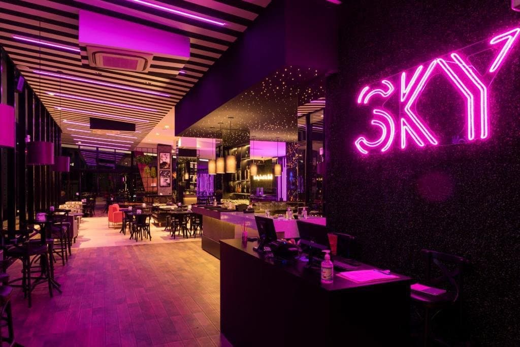 Sua festa no topo! Sky7 Rooftop é a melhor opção para confraternizações em Tubarão