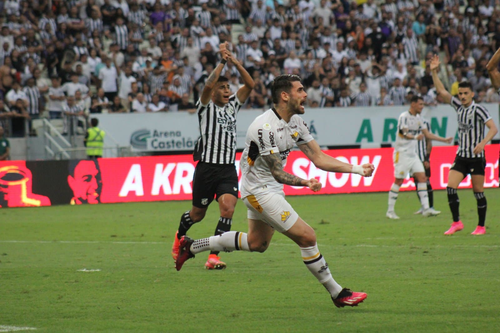 SÉRIE B: Criciúma perde para Ceará-CE e segue oscilando na competição