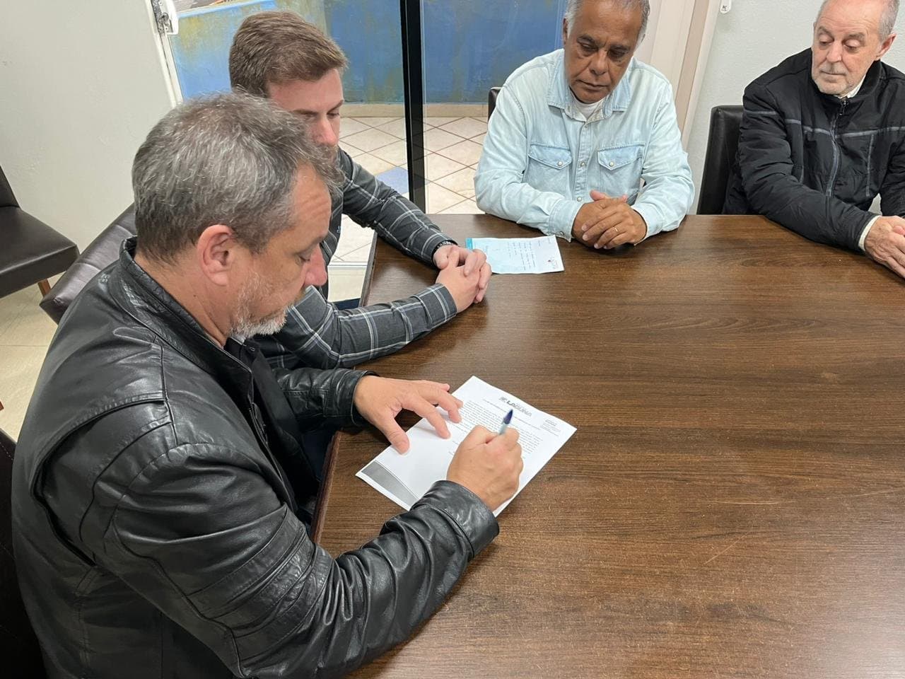 Presidente da Câmara ficará à frente da prefeitura de Laguna por dez dias