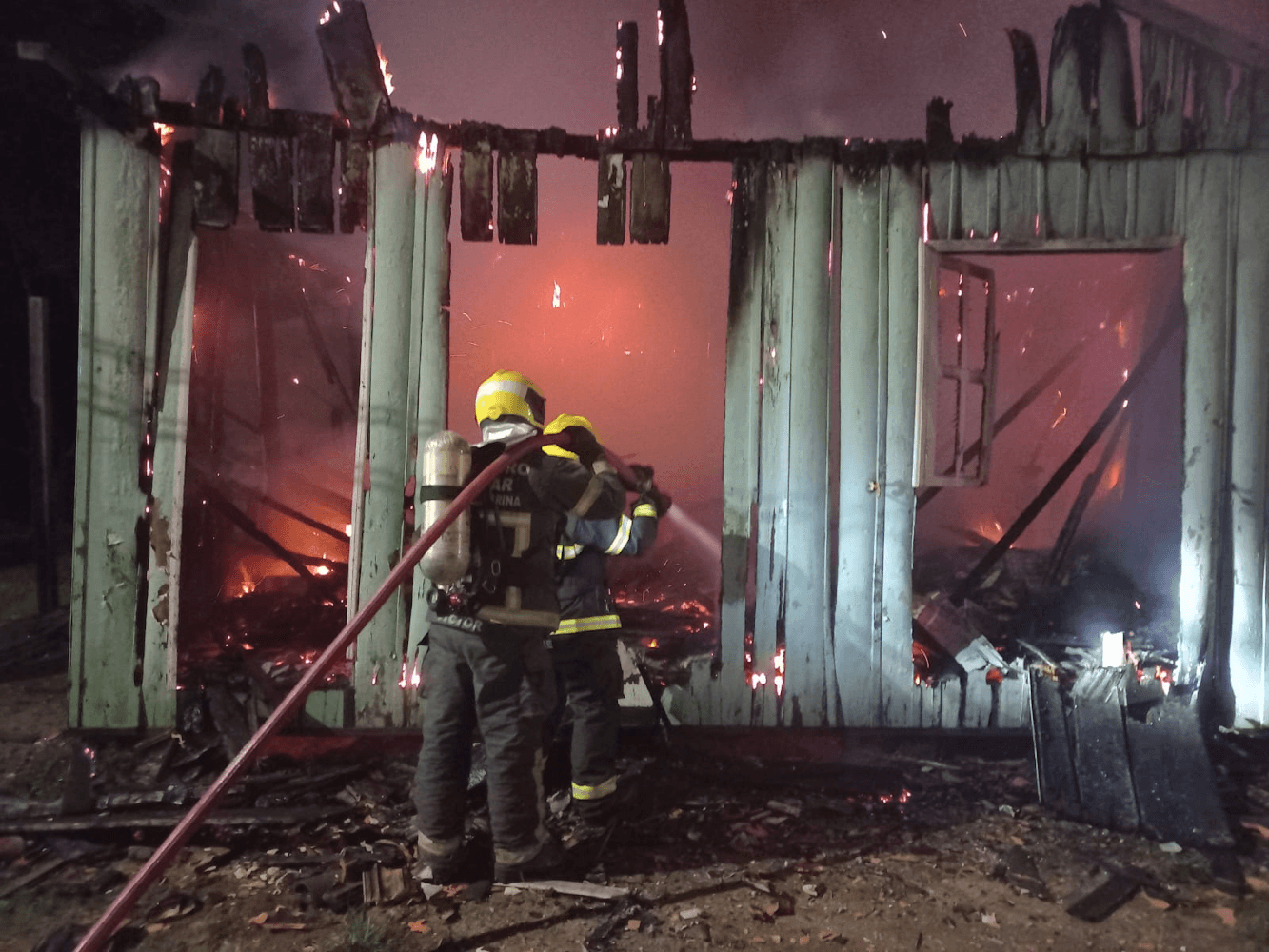 Incêndio em residência pode ter sido criminoso; polícia investiga