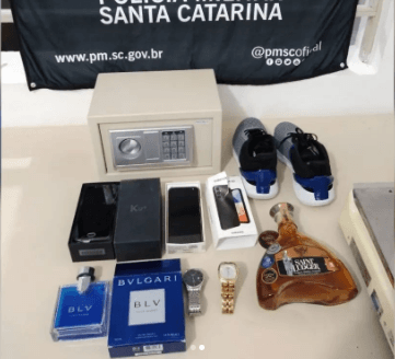 Ladrão de cofre é preso logo após invadir casa e furtar