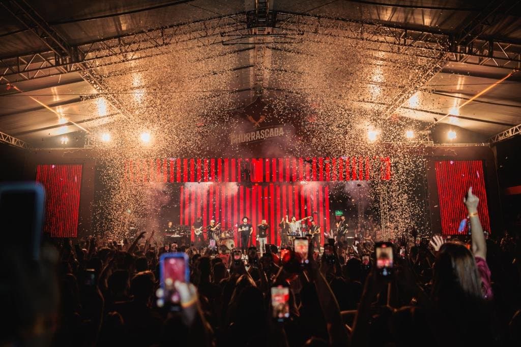 Sucesso absoluto: Churrascada reúne 7 mil pessoas em Laguna