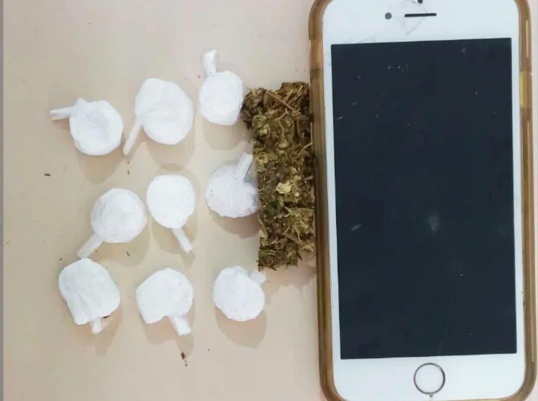 Adolescente de 16 anos é flagrado traficando drogas em Oficinas