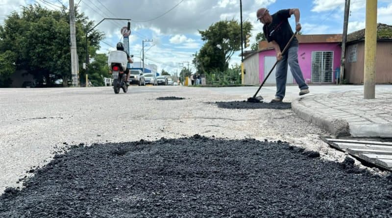 Operação tapa-buracos é iniciada para recuperar ruas de Tubarão