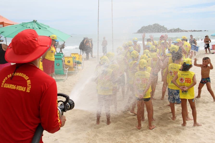 Mais de mil crianças concluem o Projeto Golfinho na região