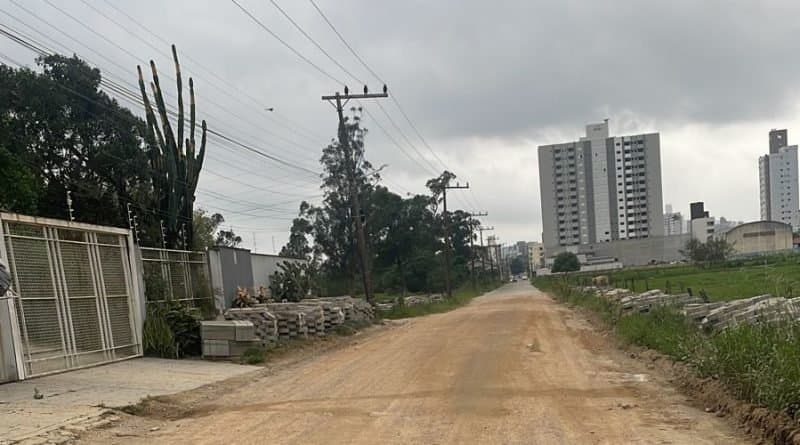 17 ruas de vários bairros de Tubarão serão pavimentados