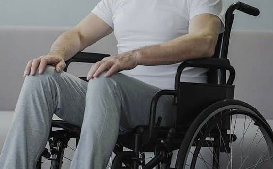 Mulher é acusada de tentar enforcar o marido cadeirante