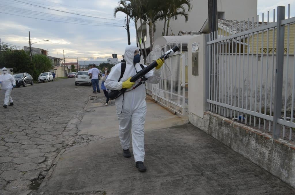 Carros pulverizadores devem ser usados em Tubarão no combate ao mosquito da dengue