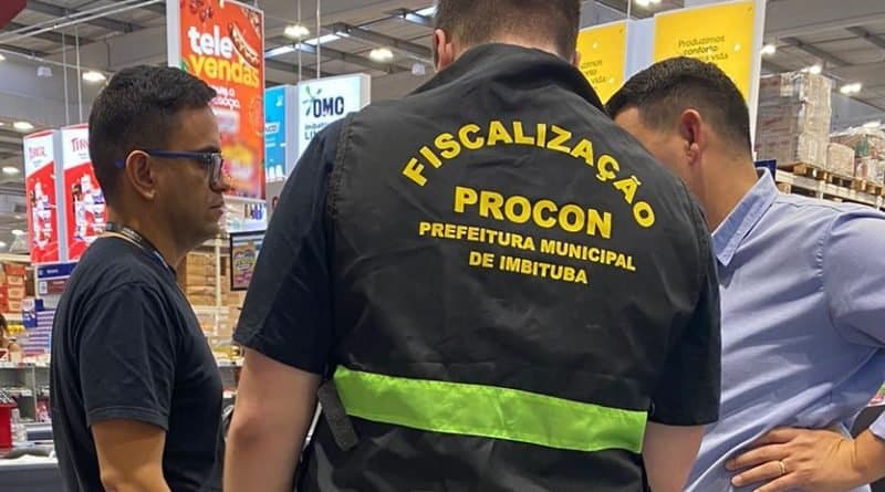 Rede de supermercados é notificada por falta de caixa preferencial