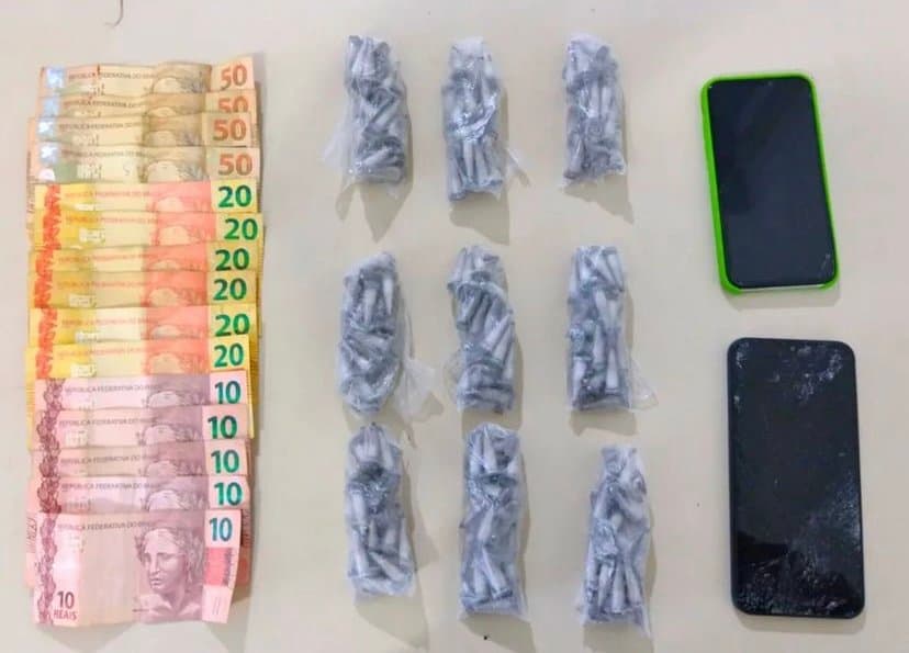 Três adolescentes são apreendidos com 230 pinos de cocaína