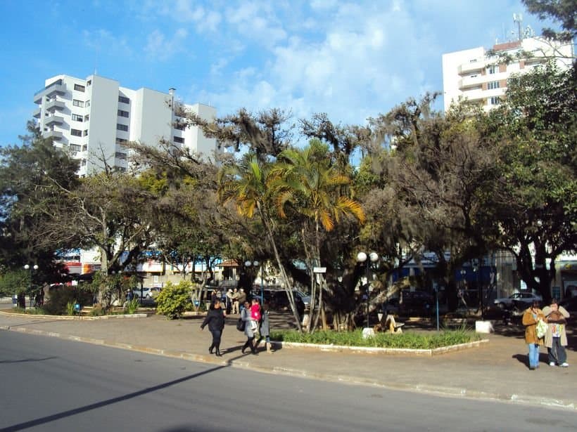 Projeto de revitalização das praças centrais de Tubarão começa a ser discutido