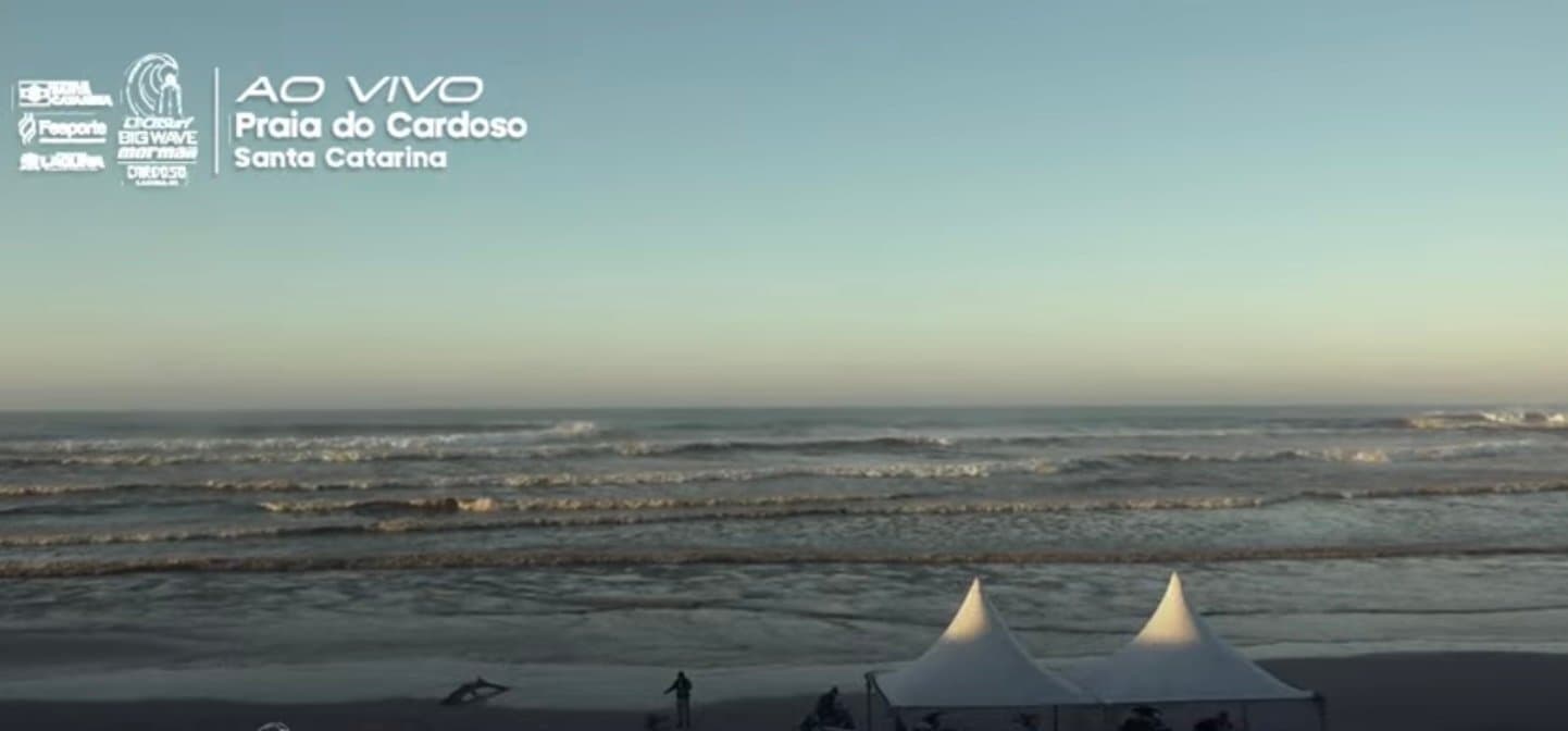 Principais surfistas do Brasil estão no Farol de Santa Marta para o Campeonato de Surfe de Ondas Grandes; assista ao vivo