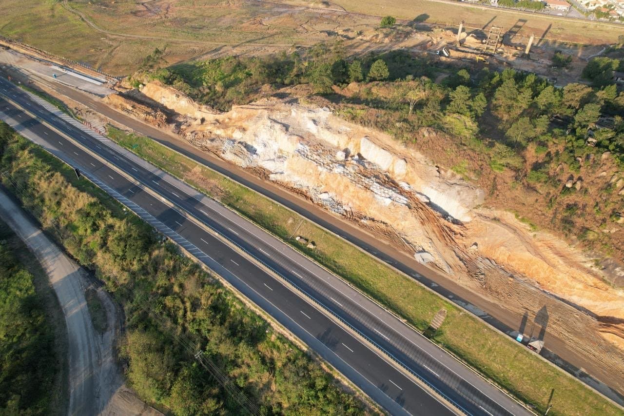 Nova detonação de rochas ocorre na BR-101, em Capivari, nesta quinta-feira (1º)