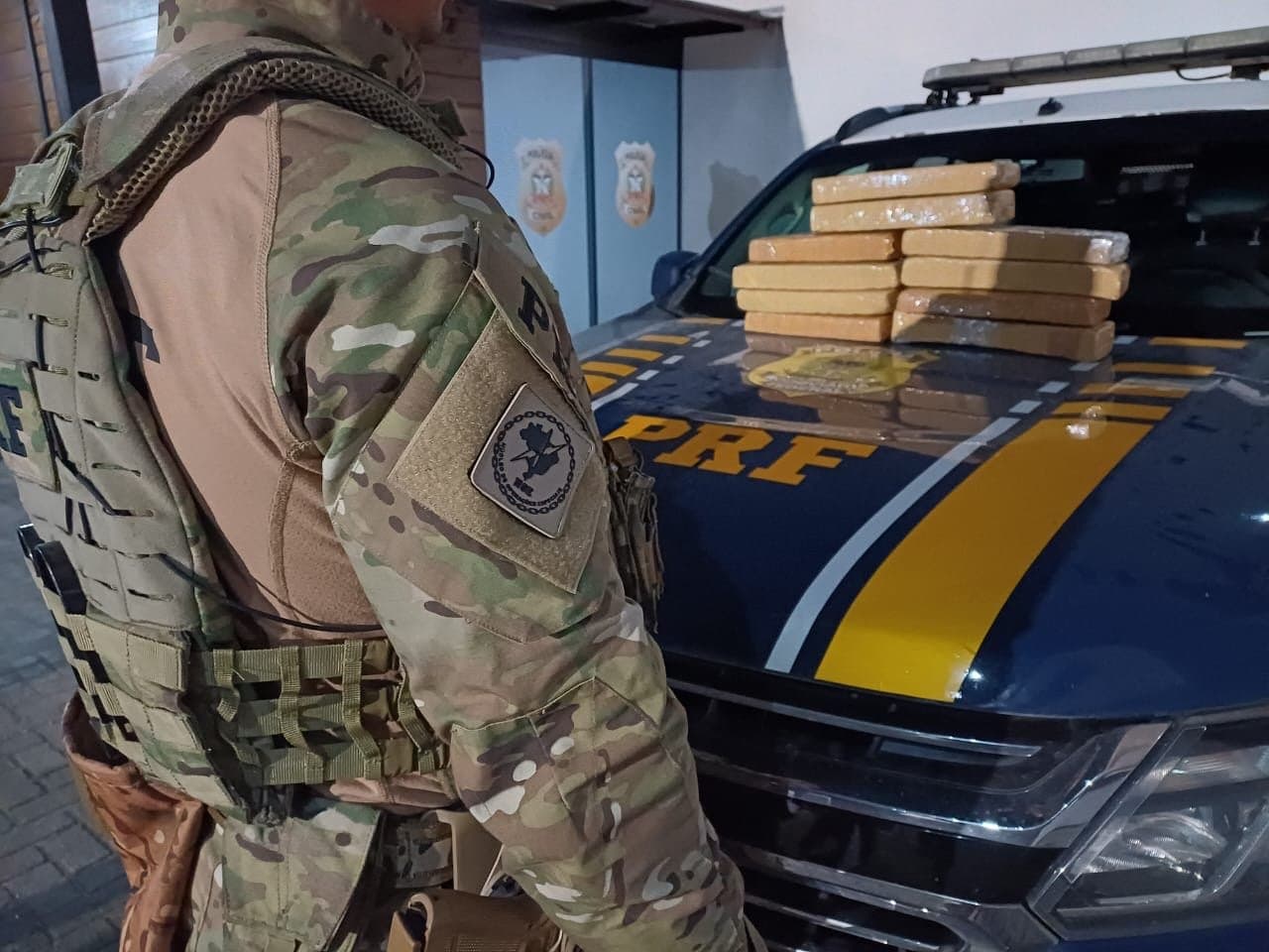 Homem com passagem por tráfico é preso com 10 kg de maconha