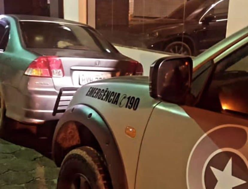 Carro com registro de furto no RS é recuperado em Laguna