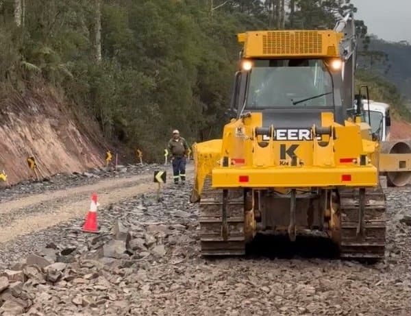 Obras na Serra do Corvo Branco avançam em duas frentes de trabalho