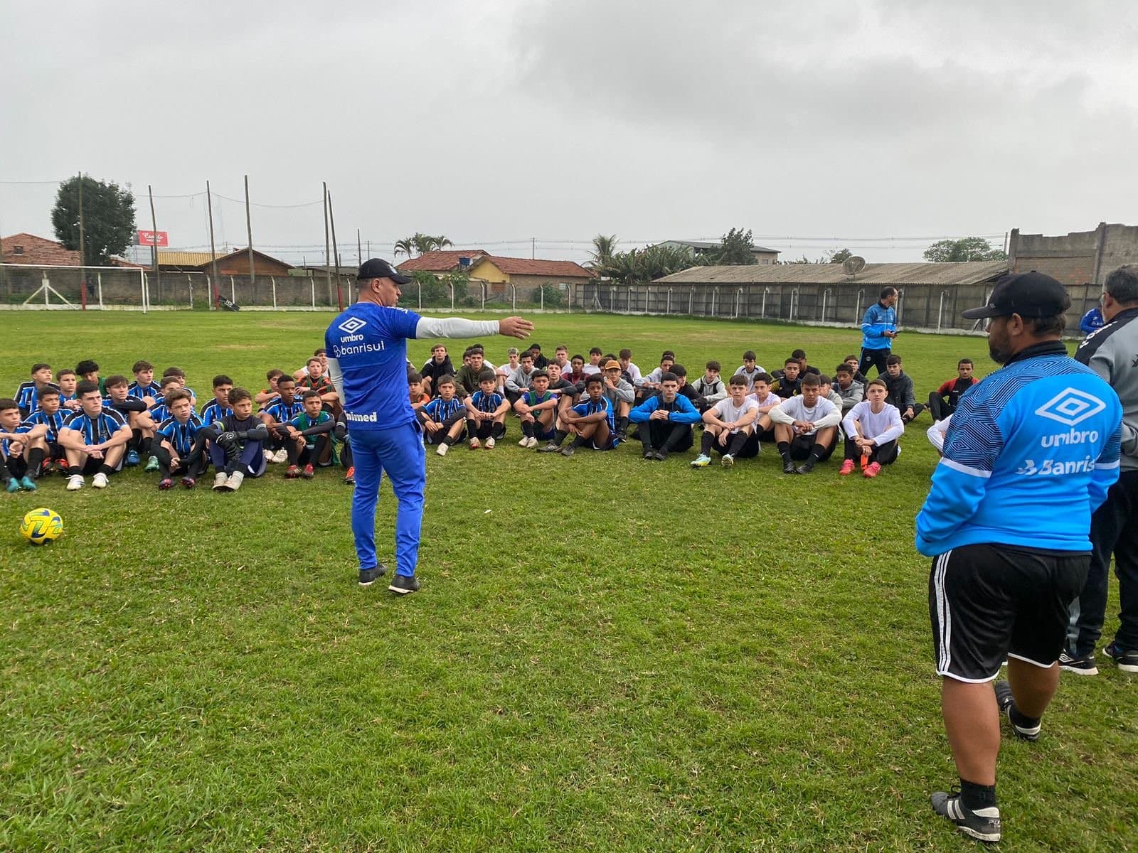 25 garotos da região sul são aprovados em avaliação do Grêmio